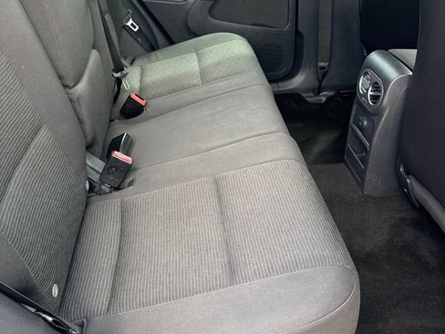 Used 2017 Volkswagen Tiguan Limited w/ Alloy Wheels Package FWD image 22