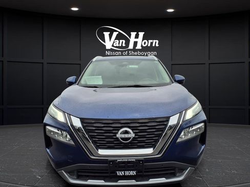 Used 2023 Nissan Rogue SL w/ SL Premium Package image 2