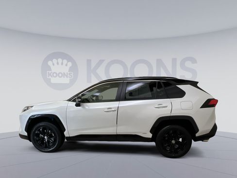 Used 2023 Toyota RAV4 XSE AWD/4WD image 5