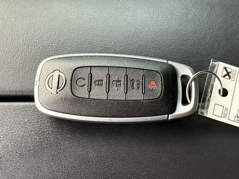 Used 2023 Nissan Rogue SL w/ SL Premium Package image 33