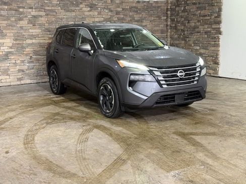 Certified 2025 Nissan Rogue SV image 6