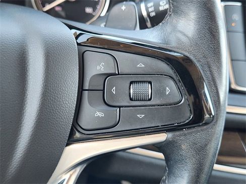 Used 2023 Buick Enclave Essence w/ Sport Touring Edition image 29