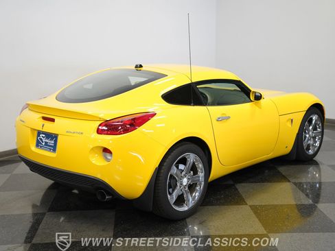 Used 2009 Pontiac Solstice Coupe w/ Premium Package image 15