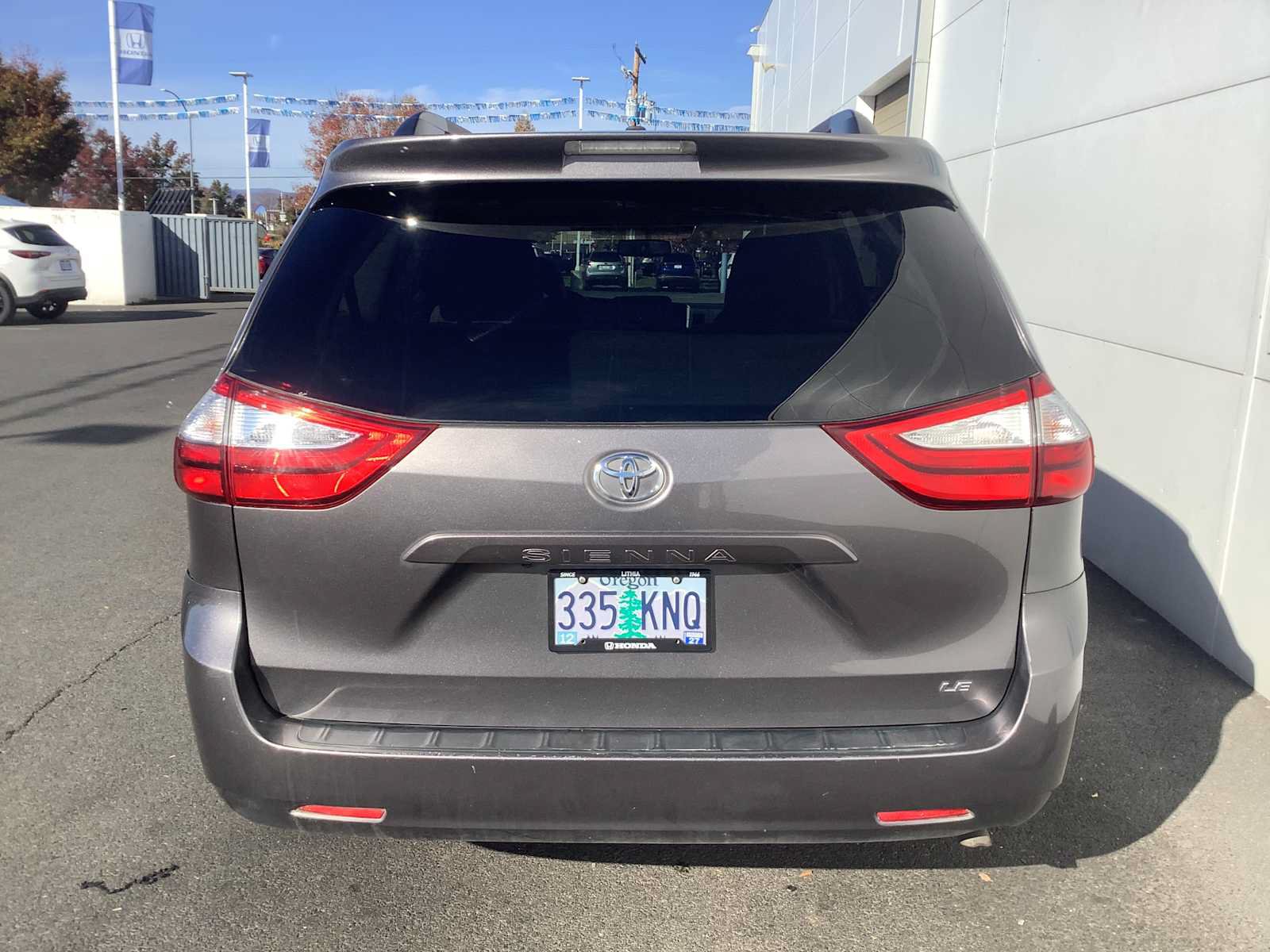 Used 2017 Toyota Sienna LE FWD image 5