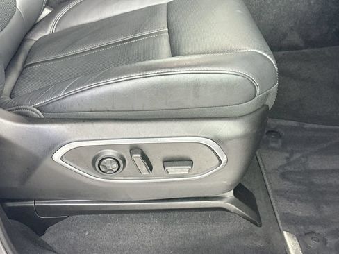 Used 2025 Jeep Wagoneer Series III w/ Premium Group I AWD/4WD image 23
