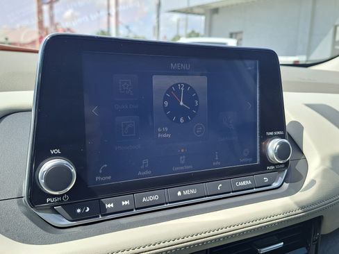 Used 2021 Nissan Rogue SL FWD image 14