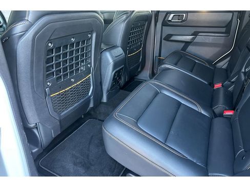 Used 2023 Ford Bronco Badlands image 13