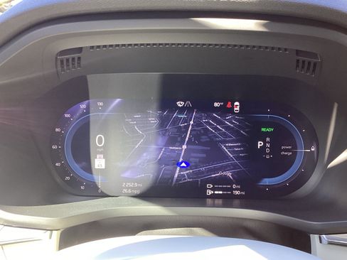 Certified 2025 Volvo XC60 T8 Plus w/ Protection Package Premier image 21