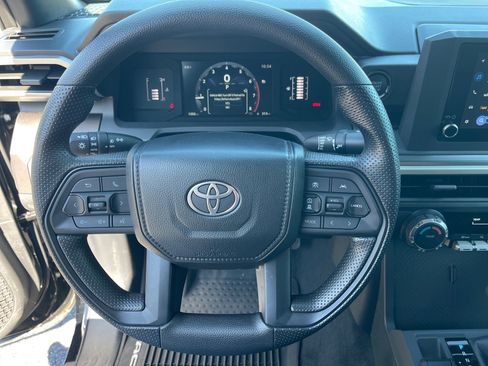 Used 2025 Toyota Tacoma SR5 image 7