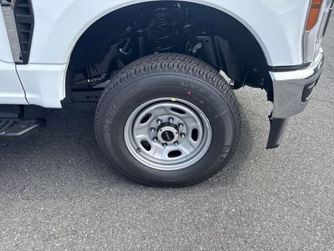 New 2026 Ford F250 XL AWD/4WD image 9
