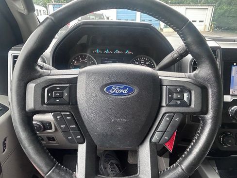 Used 2019 Ford F150 XLT w/ Equipment Group 302A Luxury AWD/4WD image 19