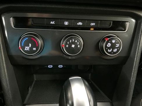 Used 2021 Volkswagen Tiguan S image 18