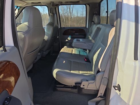 Used 2004 Ford F250 Lariat image 14