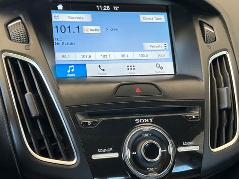 Used 2016 Ford Focus Titanium FWD image 19