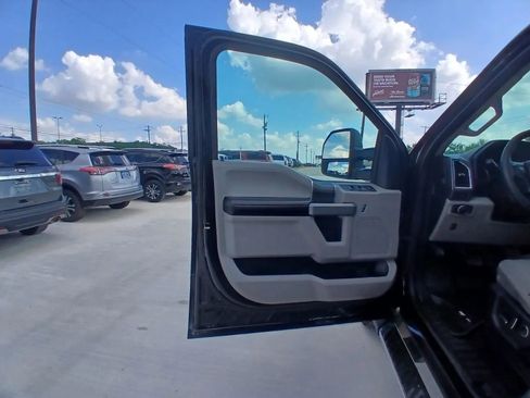Used 2016 Ford F150 XLT w/ Equipment Group 302A Luxury AWD/4WD image 10