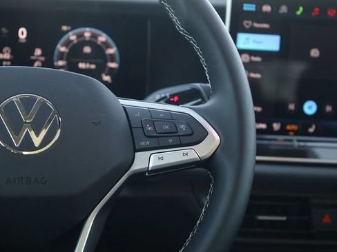 New 2026 Volkswagen Tiguan SE AWD/4WD image 9