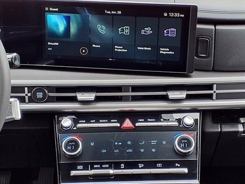 Used 2025 Hyundai Santa Fe SEL image 8