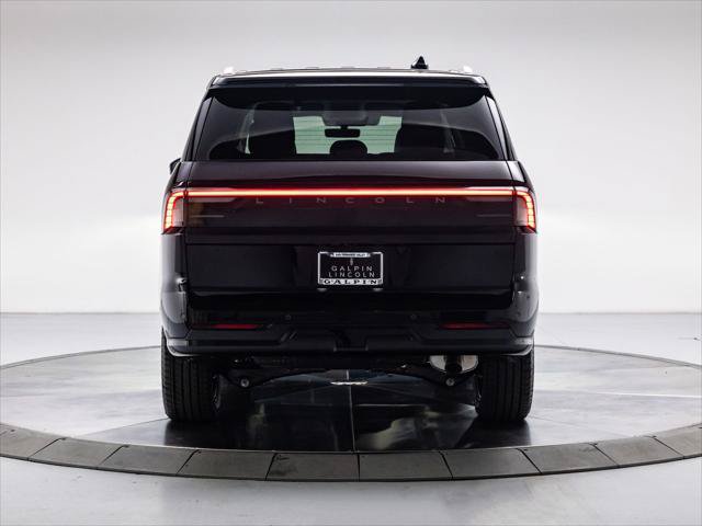 New 2027 Lincoln Navigator Premiere RWD image 4