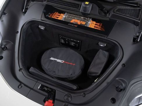 Used 2022 Ferrari SF90 Stradale image 9