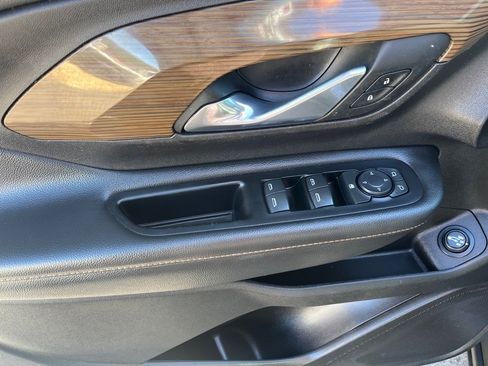 Used 2018 GMC Terrain SLE w/ Driver Convenience Package image 7