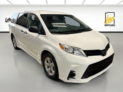 Used 2020 Toyota Sienna L FWD image 3
