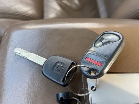 Used 2004 Honda Pilot EX image 16