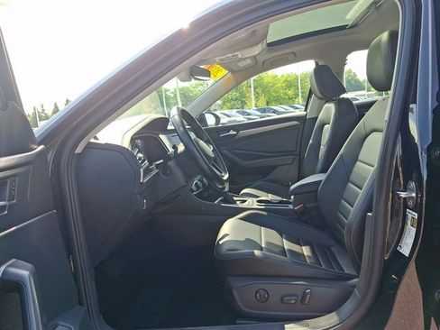 Used 2024 Volkswagen Jetta SE FWD image 13