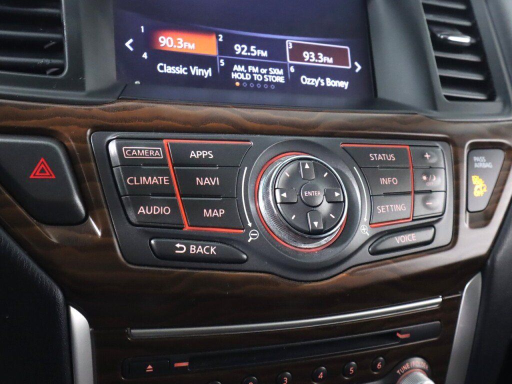 Used 2017 Nissan Pathfinder Platinum AWD/4WD image 23
