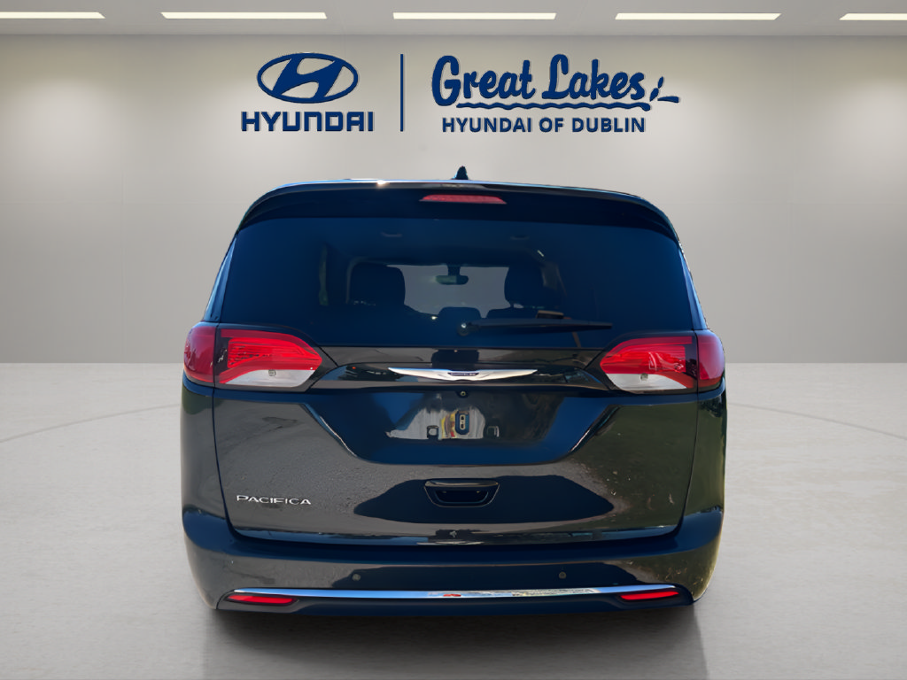 Used 2020 Chrysler Pacifica Touring-L Plus FWD image 4