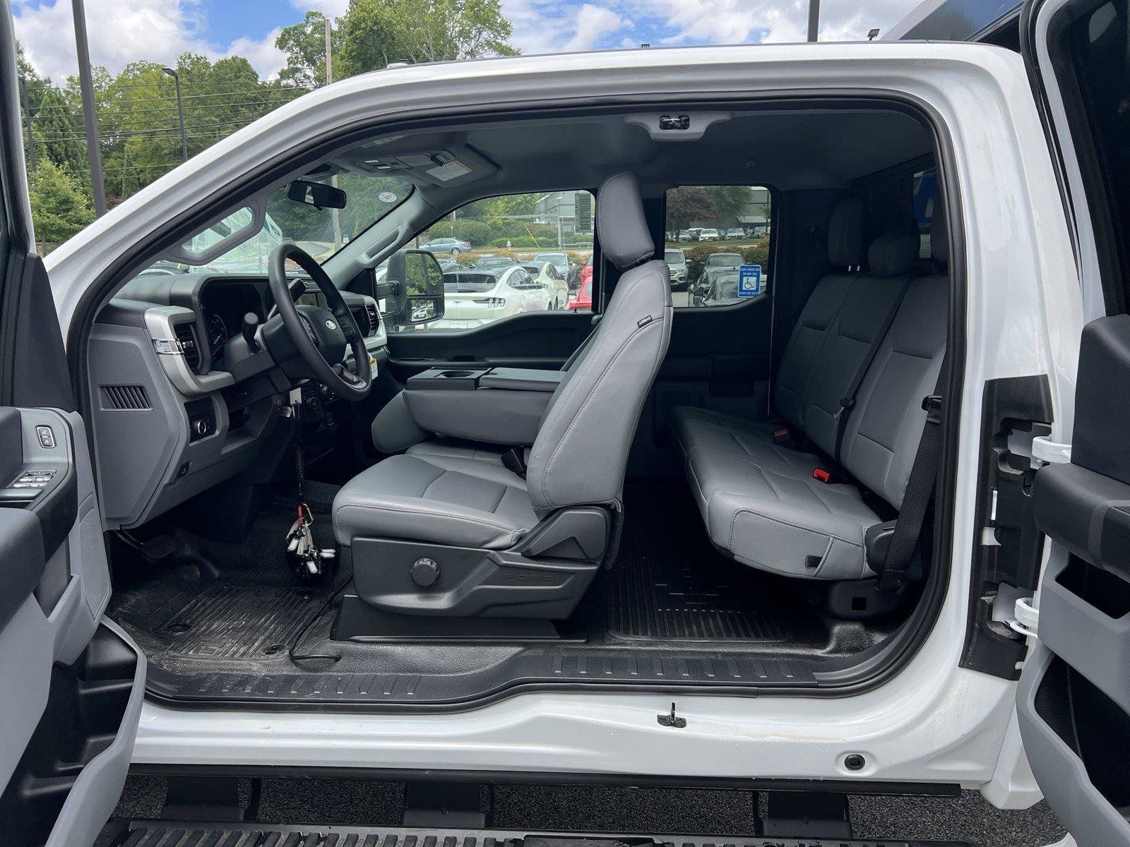 New 2025 Ford F350 XL w/ XL Chrome Package AWD/4WD image 21