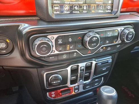 Used 2020 Jeep Gladiator Rubicon AWD/4WD image 22