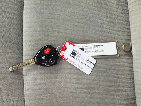 Used 2010 Toyota Corolla LE image 34