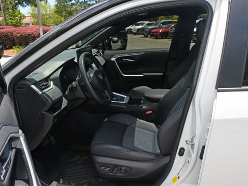 Used 2023 Toyota RAV4 XSE AWD/4WD image 8
