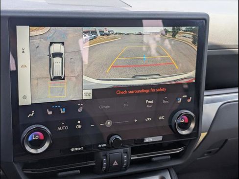 Used 2024 Lexus GX 550 w/ Accessory Package (2T) AWD/4WD image 13