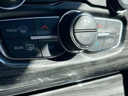 Used 2022 Chrysler 300 Touring L image 15