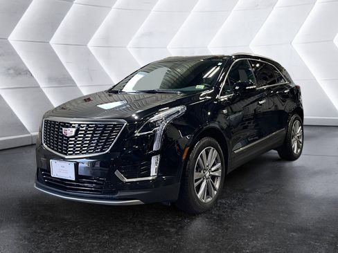 Certified 2025 Cadillac XT5 Premium Luxury FWD image 2