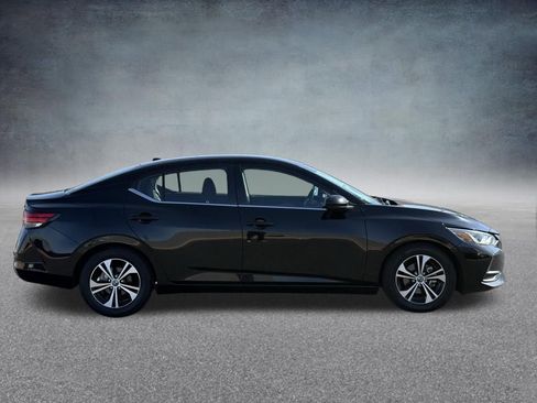 Used 2022 Nissan Sentra SV image 2