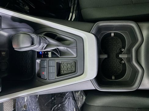 Used 2024 Toyota RAV4 LE image 21