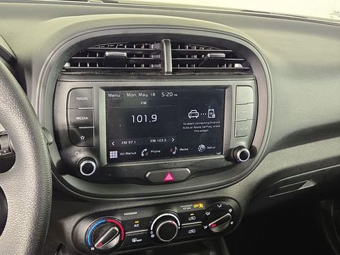 Certified 2025 Kia Soul LX w/ LX Technology Package FWD image 16