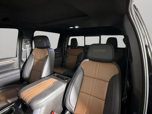 Certified 2025 Chevrolet Silverado 1500 High Country AWD/4WD image 18