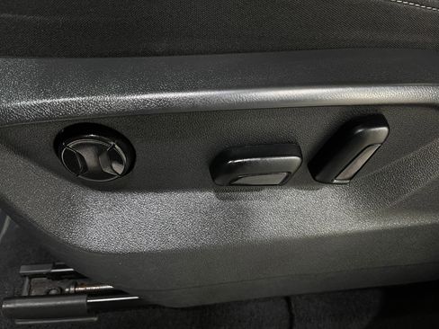 Used 2019 Volkswagen Atlas SE image 15