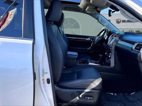 Used 2019 Lexus GX 460 Premium image 14