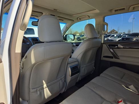Used 2014 Lexus GX 460 image 18