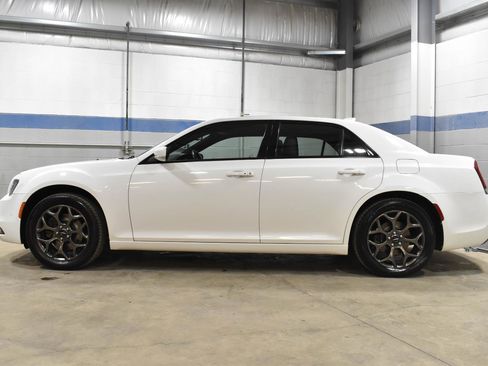 Used 2018 Chrysler 300 S w/ 300S Premium Group image 23