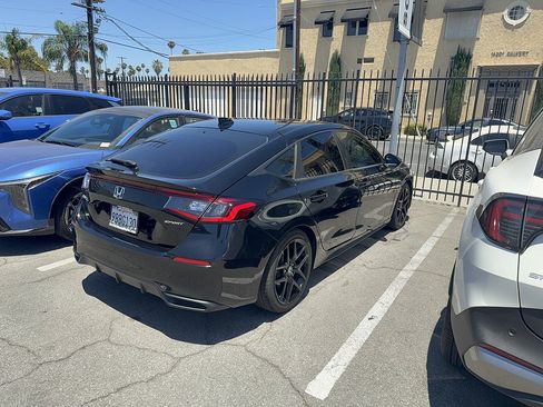Used 2022 Honda Civic Sport image 3