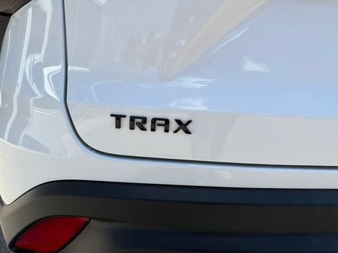 Certified 2024 Chevrolet Trax RS FWD image 10