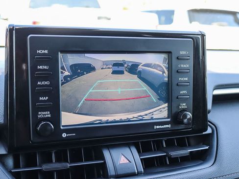 Used 2020 Toyota RAV4 LE FWD image 24