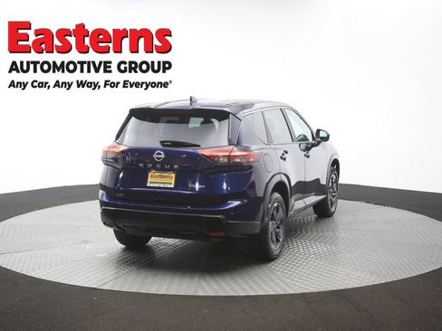 Used 2024 Nissan Rogue SV AWD/4WD image 39