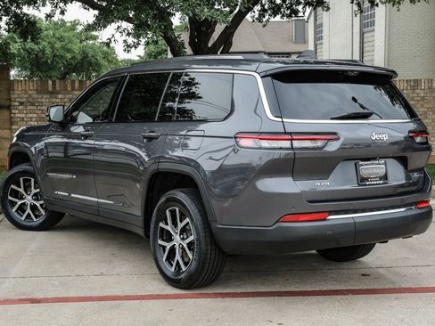 Used 2023 Jeep Grand Cherokee L Limited w/ Luxury Tech Group II image 16