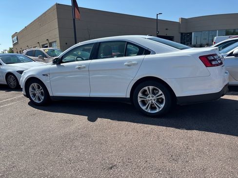 Used 2018 Ford Taurus SE FWD image 17